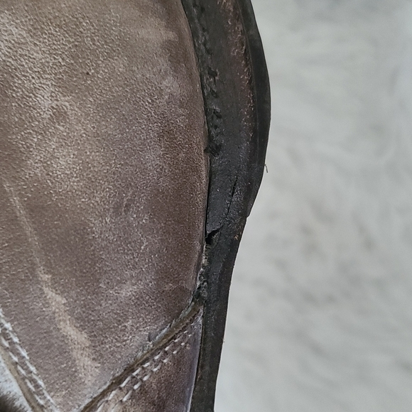 Frye | size 9 | distressed engineer boot with heel - Picture 11 of 14